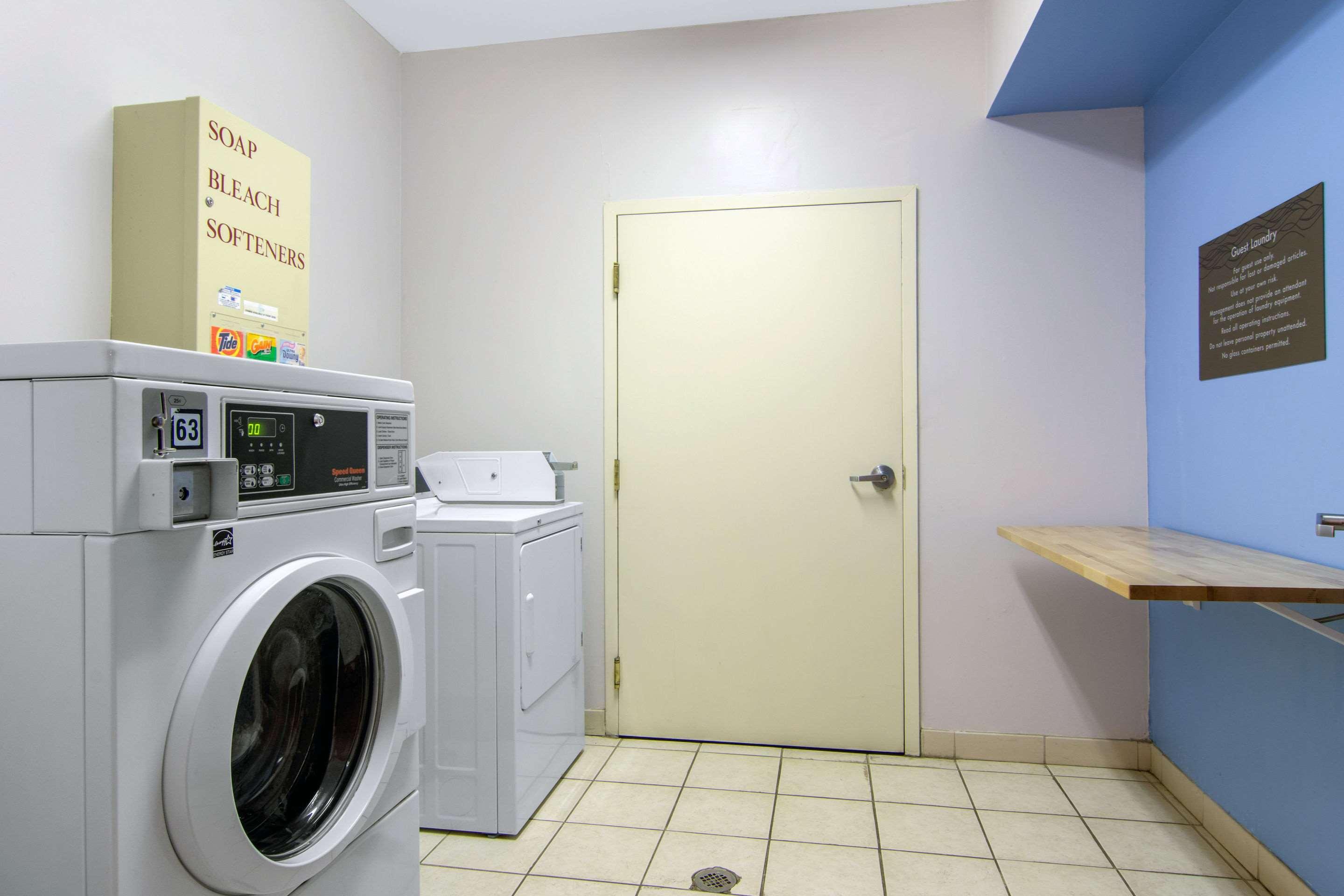 Comfort & Inn Suites Canton Luaran gambar