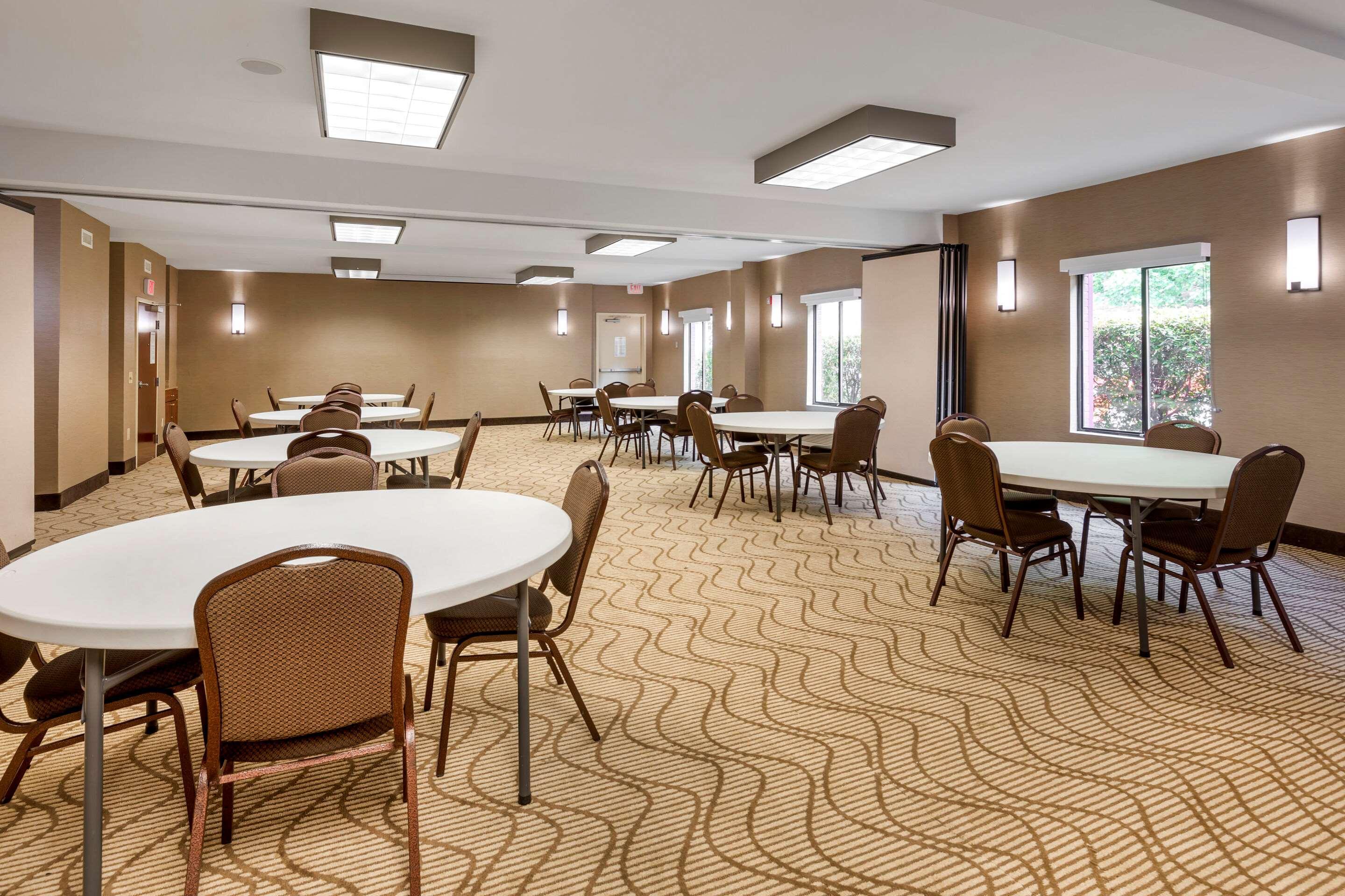 Comfort & Inn Suites Canton Luaran gambar